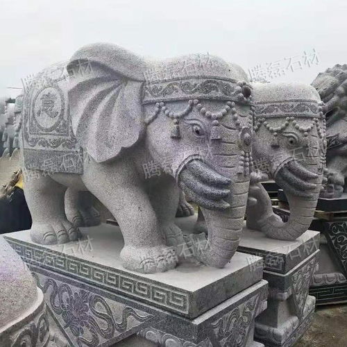 精致石雕大象 景区文化与艺术的象征