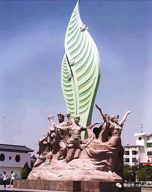 品鉴蔺宝钢 让雕塑“站起来”的艺术与泥雕塑品销售安装策略
