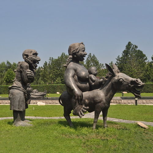 母爱永恒 雕塑艺术中的情感凝聚与精品呈现